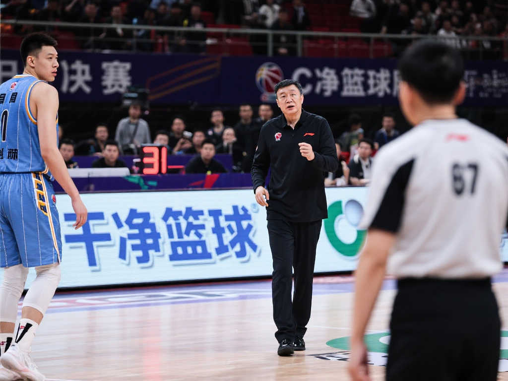 锋以出色的 锋以出色的